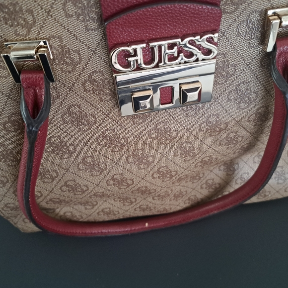 Guess Handbag - Picture 2 of 15
